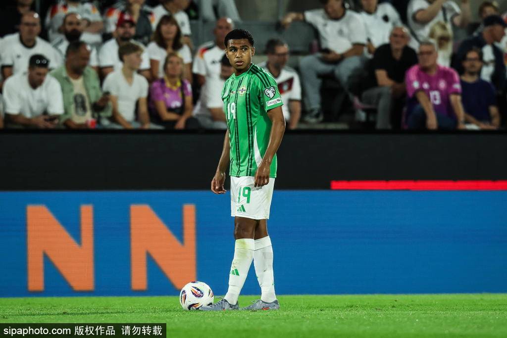 包含韩国绝地反击拜仁，格纳布里制霸全场的词条