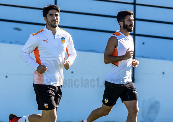 切沃球员集体续约，展现团结一心