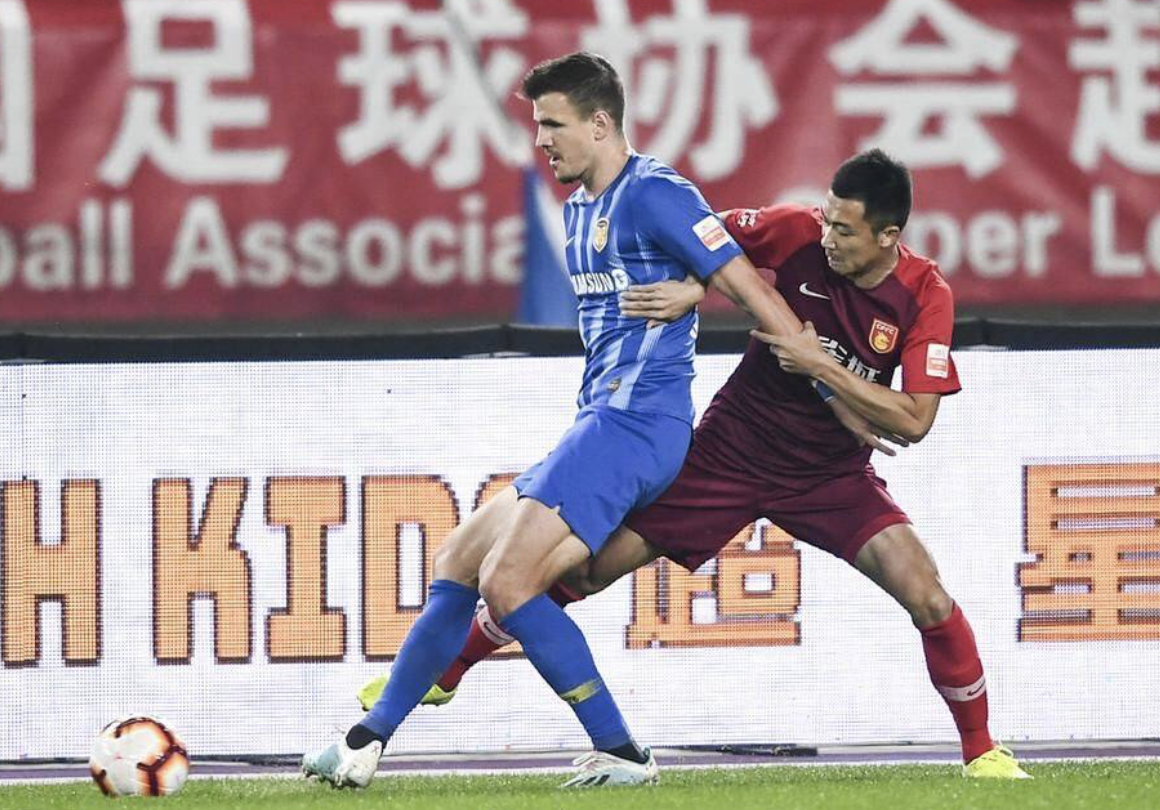 苏宁客场不敌大连一方，特谢拉破门但未能帮助球队获胜