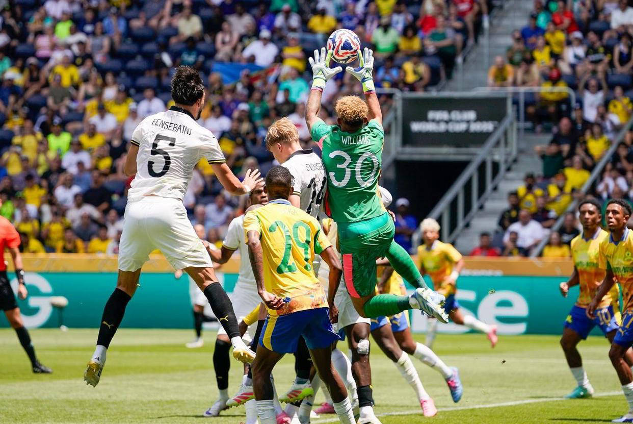 关于多特蒙德险胜对手，小组出线前景一片光明的信息