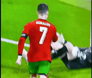 包含葡萄牙逆转捷克，锁定欧锦赛八强的词条